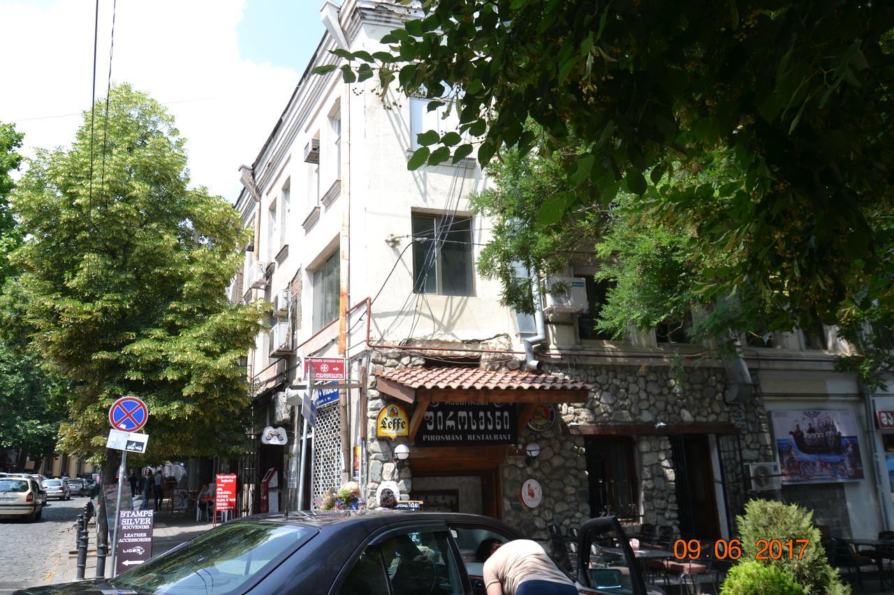 Guest House Gio Tbilisi Exterior foto